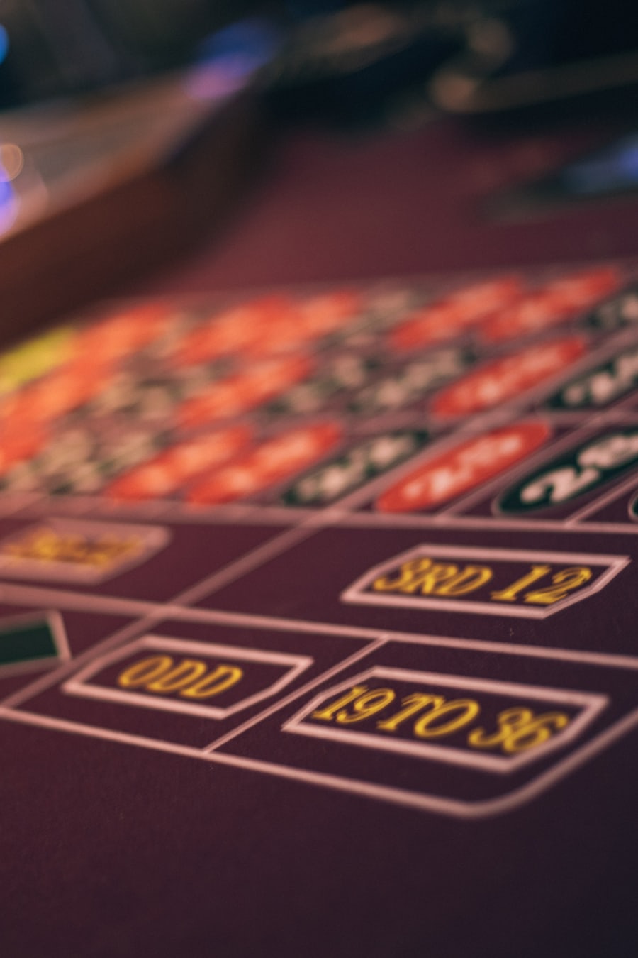 Meja roulette kasino dengan dealer - ilustrasi artikel live casino Ugbet88