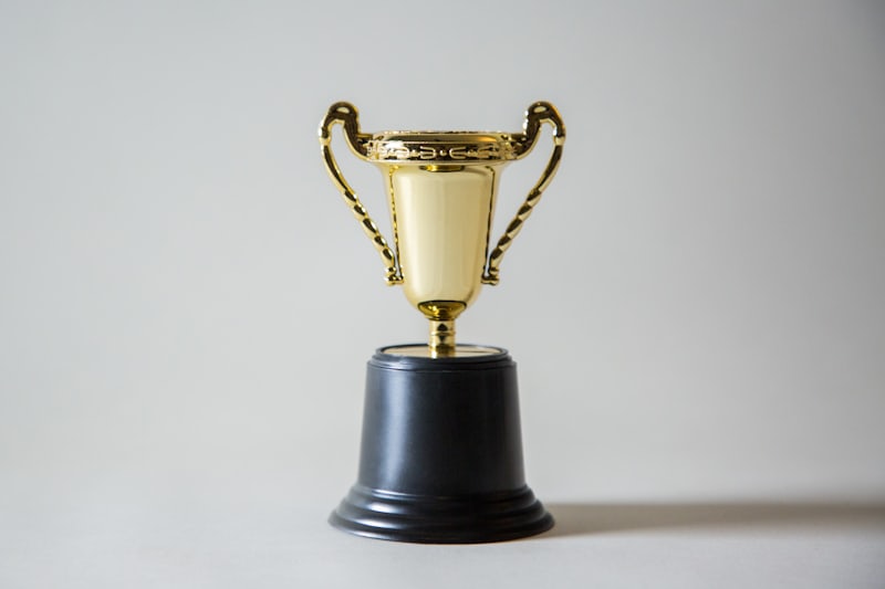 Piala turnamen - ilustrasi turnamen slot mingguan Ugbet88